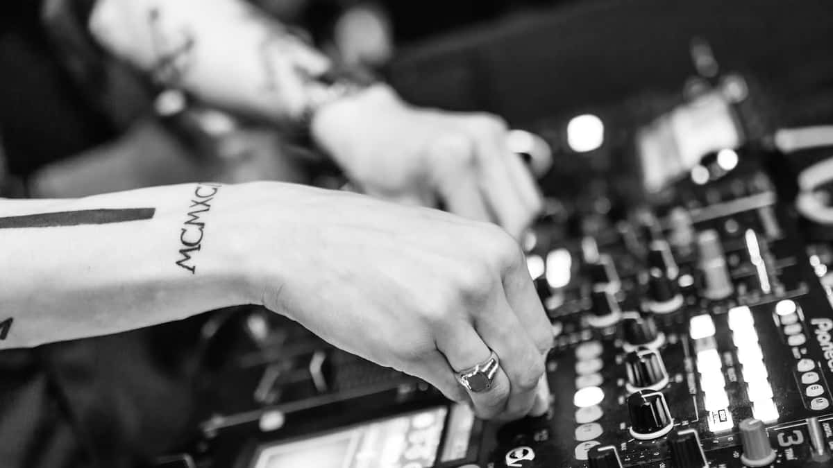 Rooftop Sessions ft. Sheefy Mcfly, Ctrlzora, Ariel Zetina, D. Strange